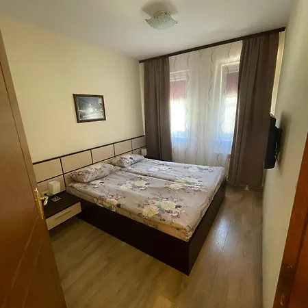Pm Services Royal Plaza Apartment
