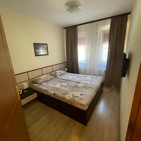 Pm Services Royal Plaza Apartmán