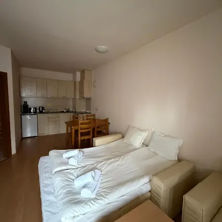 Pm Services Royal Plaza Apartment