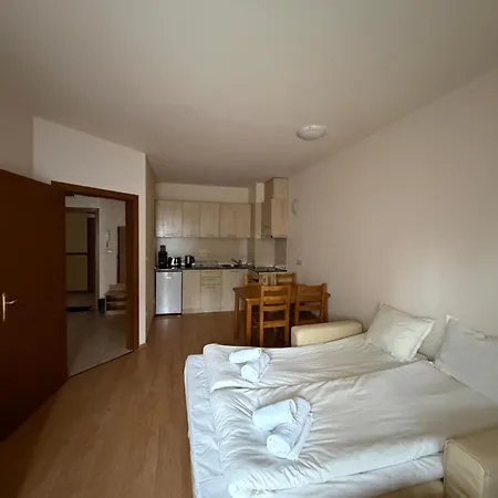 Apartment Pm Services Royal Plaza *